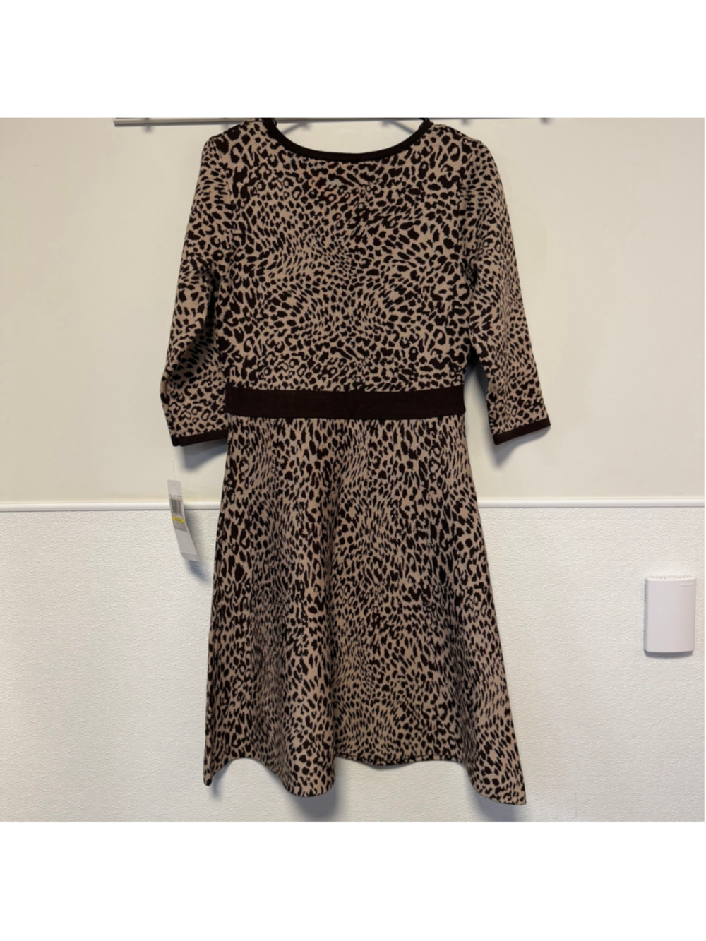 Women's Nina Leonard Dress Medium Camel Chocolate Animal Print Midi New NWT - Picture 3 of 16